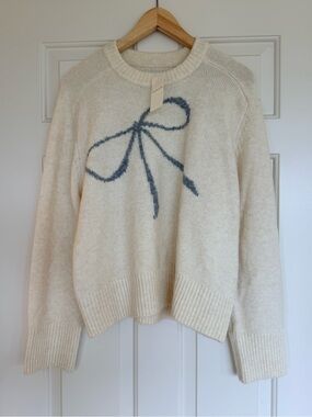 Abercrombie & Fitch Cream Crewneck Sweater with Gray Bow NWT S